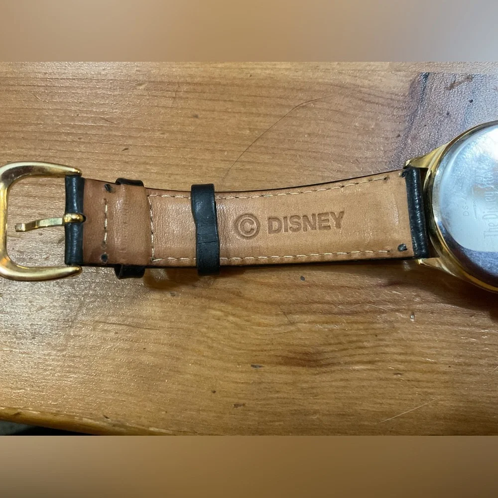 Disney: Classic Sleeping Beauty women limited edition collectors wrist watch.